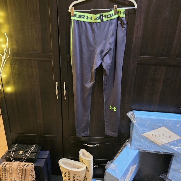 UnderArmour Dri-Fit Workout Outfit  and Blue Top / Grey Bottoms Unisex Large - Picture 4 of 8